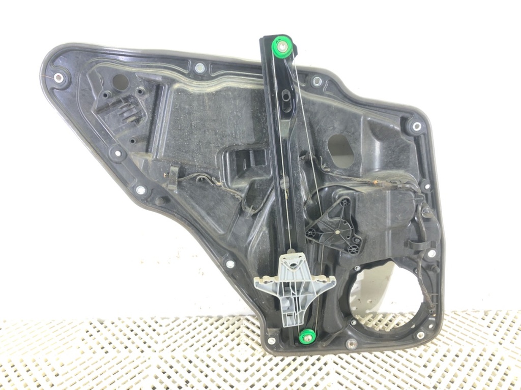 [STARK-673015] Elevador de ventanilla trasero derecho VW Tiguan (5N_) 2007-2018