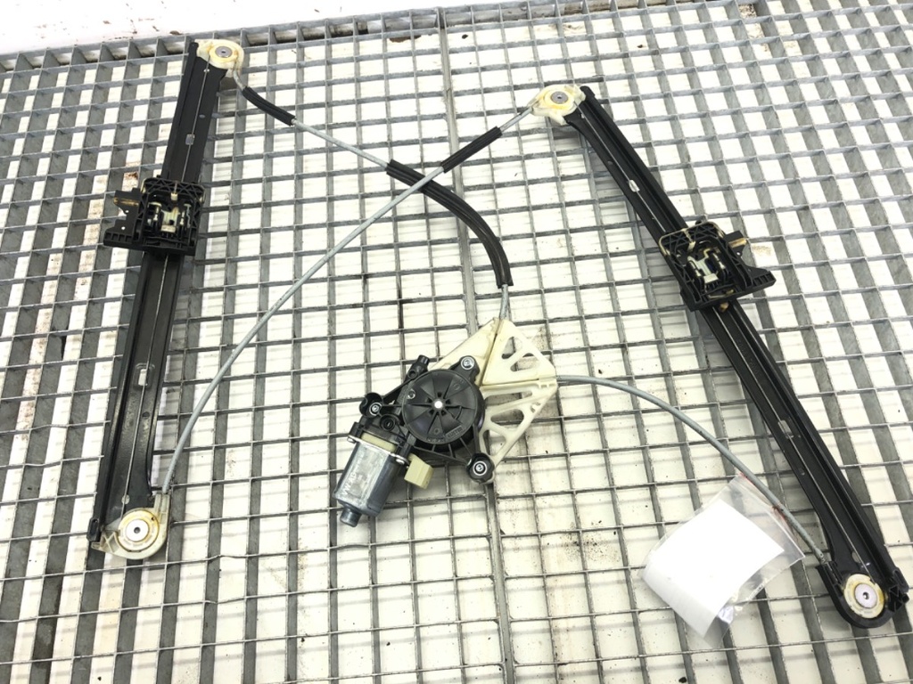 [STARK-720289] Elevador de ventana delantero derecho Audi Q7 (4MB, 4MG) 2015-2022