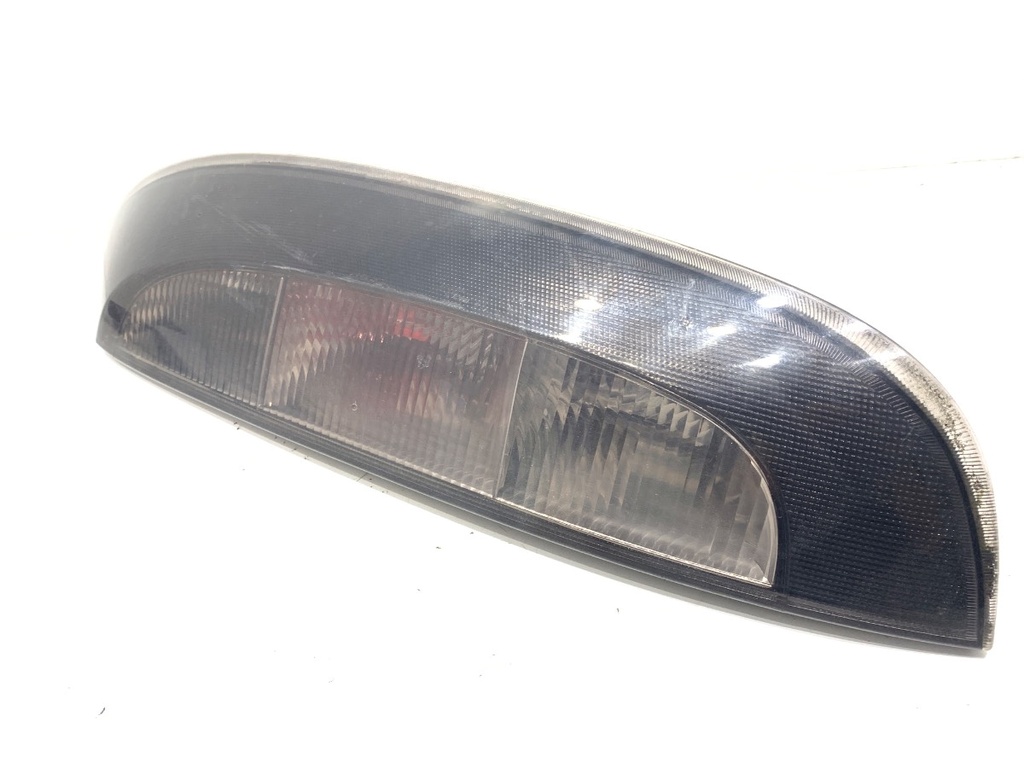 [STARK-726574] Piloto trasero derecho OPEL CORSA C (X01) 2000-2009 1.8 92 kW 125 CV