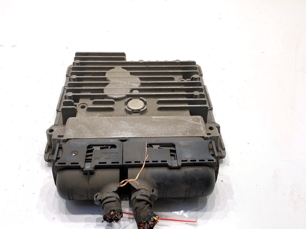 [STARK-831806] Centralita motor VW CADDY III 1.6 TDI 75 kW 102 CV 2010-2015
