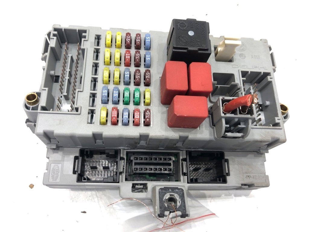 [STARK-738052] Caja de fusibles FIAT CROMA (194_) 1.8 16V 103 kW 2005-2022