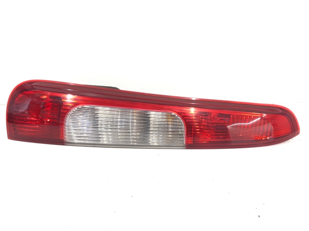[STARK-752169] Piloto trasero izquierdo Ford Focus C-MAX (DM2) 2003-2007