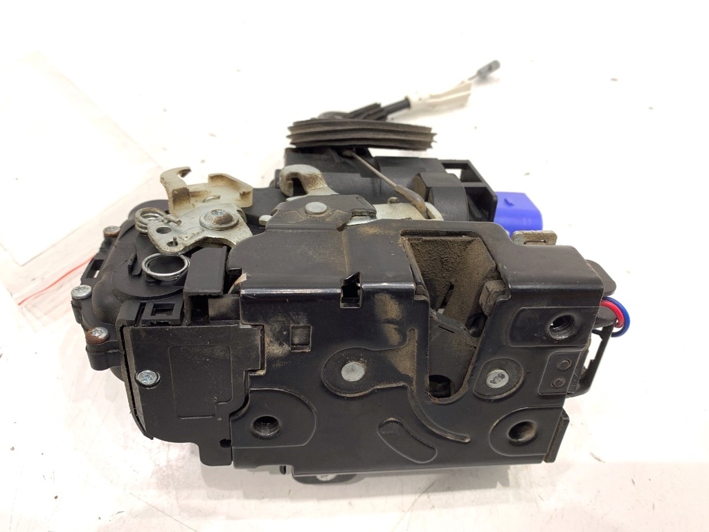 [STARK-752902] Cerradura de puerta delantera izquierda SKODA ROOMSTER (5J7) 2006-2015