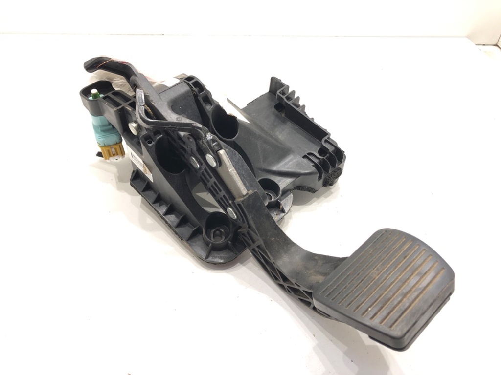 [STARK-616090] Pedales Jeep Compass (MP, M6) 2016-2022