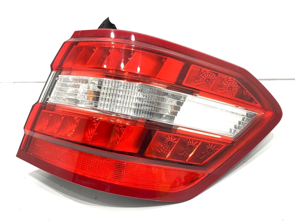 [STARK-889425] Piloto trasero derecho Mercedes-Benz Clase E (W212) 2009-2016