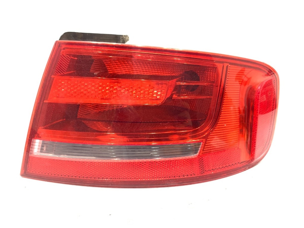 [STARK-729085] Piloto trasero derecho Audi A4 B8 (8K2) 2007-2015