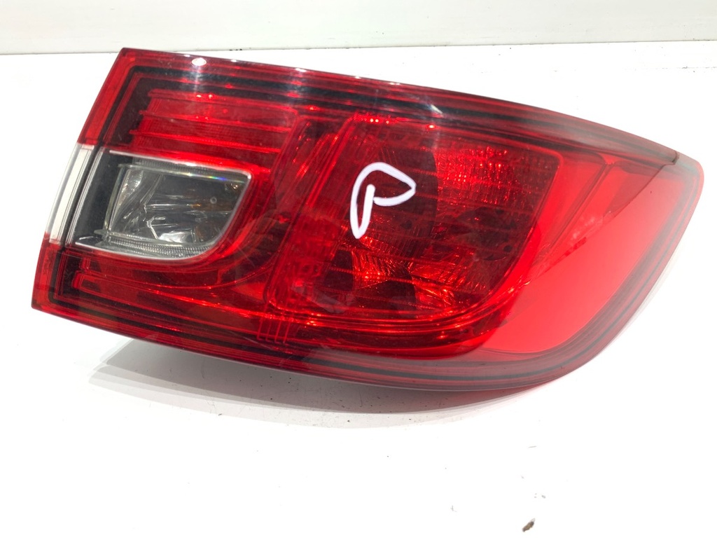 [STARK-735991] Piloto trasero derecho Renault Clio IV (BH_) 2012-2022