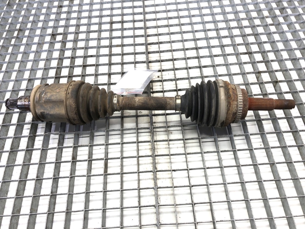 [STARK-761524] Semieje delantero izquierdo Toyota RAV4 II (_A2_) 2.0 D 4WD 2000-2005