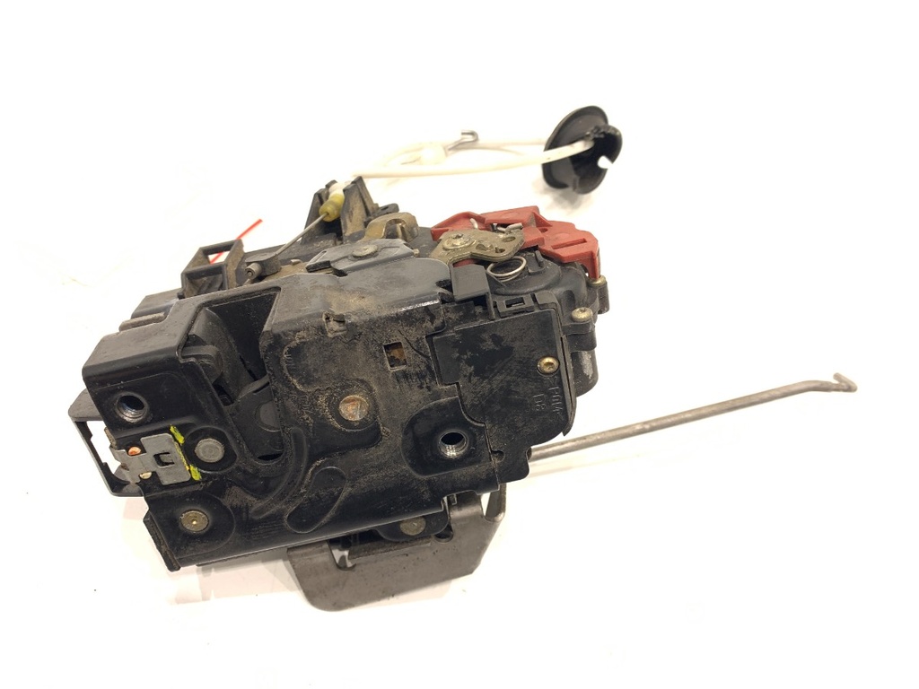 [STARK-781830] Cerradura de puerta delantera derecha AUDI A4 B6 Avant (8E5) 2.5 TDI quattro 2001-2004