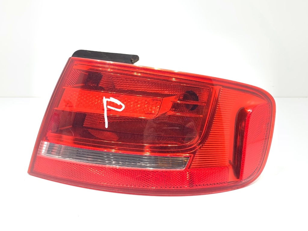 [STARK-799270] Piloto trasero derecho AUDI A4 B8 (8K2) 2007-2015