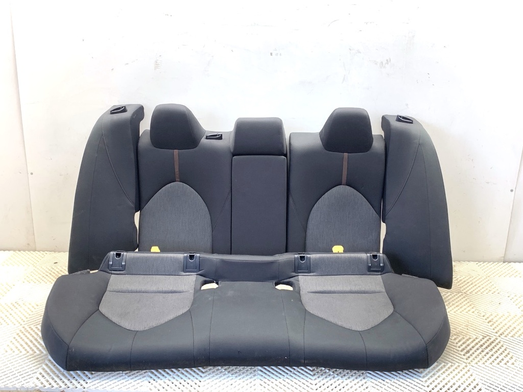 [STARK-891518] Asiento trasero Toyota Camry (_V7_, _VA7_, _VH7_) 2017-2022