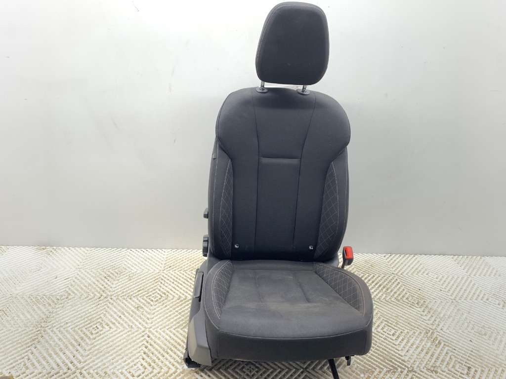 [STARK-891025] Asiento delantero derecho SKODA KAMIQ (NW4) 1.5 TSI 110 kW 2019-2022