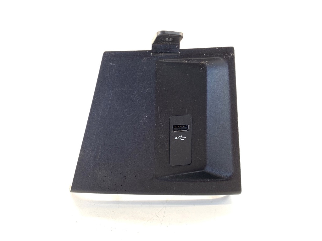 [STARK-829662] Puerto USB BMW X1 (F48) 2014-2022