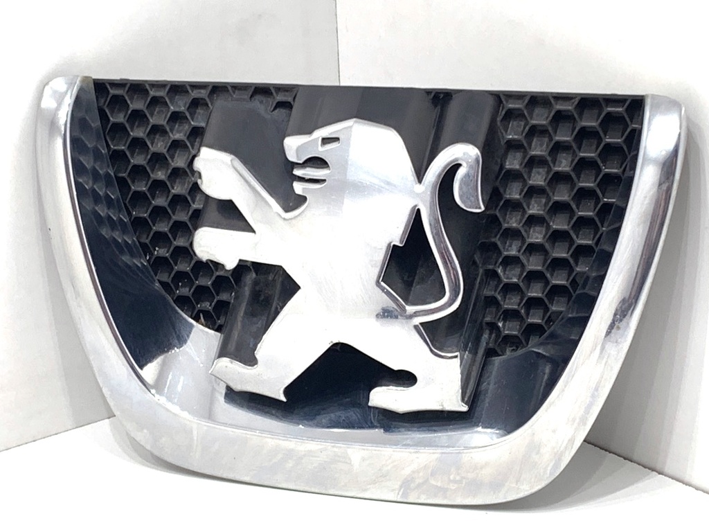 [STARK-863328] Rejilla de parachoques PEUGEOT 207 (WA_, WC_) 2006-2015