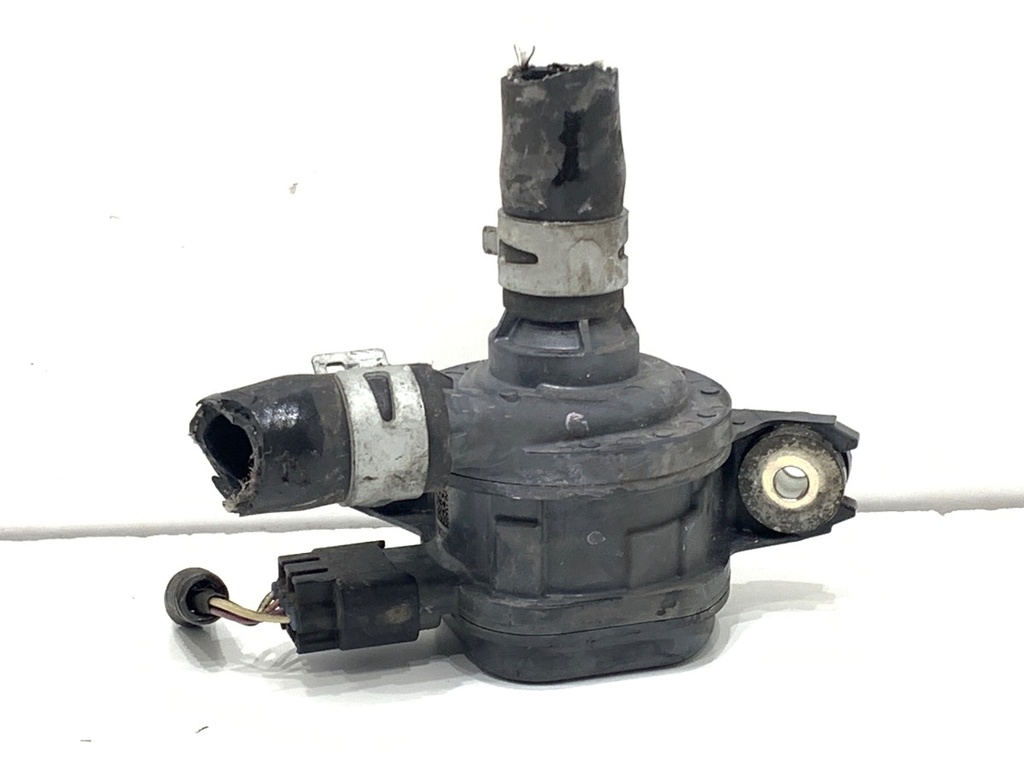 [STARK-863818] Bomba de agua adicional LEXUS IS III (_E3_) 200t (ASE30) 2015-2022