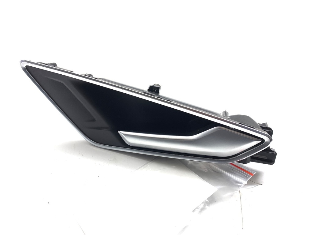 [STARK-865108] Tirador interior de puerta trasera derecha Audi Q4 Sportback (F4N) 2021-2022