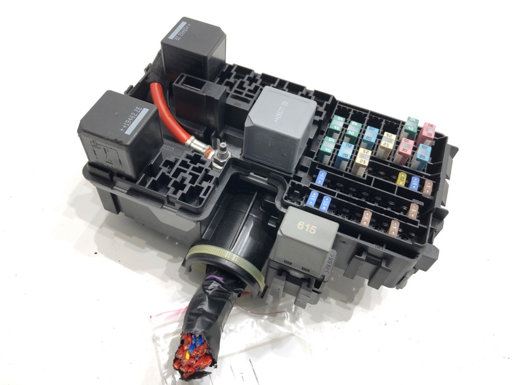 [STARK-872435] Caja de fusibles Volvo XC60 II (246) 2017-2022