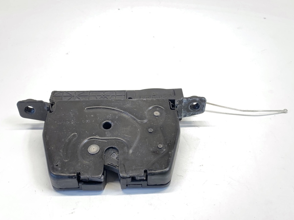 [STARK-874151] Cierre de portón trasero BMW Serie 3 (F30, F80) 2011-2018