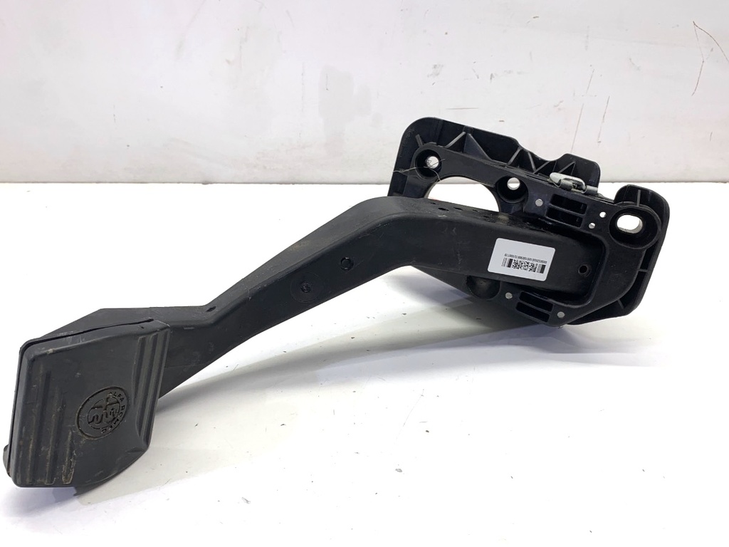 [STARK-874832] Pedales Alfa Romeo Stelvio 2.0 206 kW 2016-2022