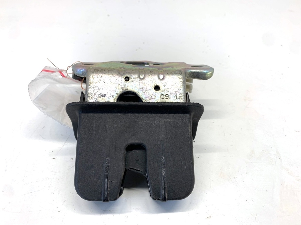 [STARK-875836] Cierre de portón trasero AUDI A4 B9 (8W2, 8WC) 2015-2022