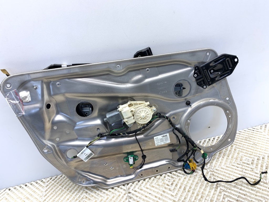[STARK-884096] Elevalunas delantero izquierdo Mercedes-Benz Clase E (W212) 2009-2016