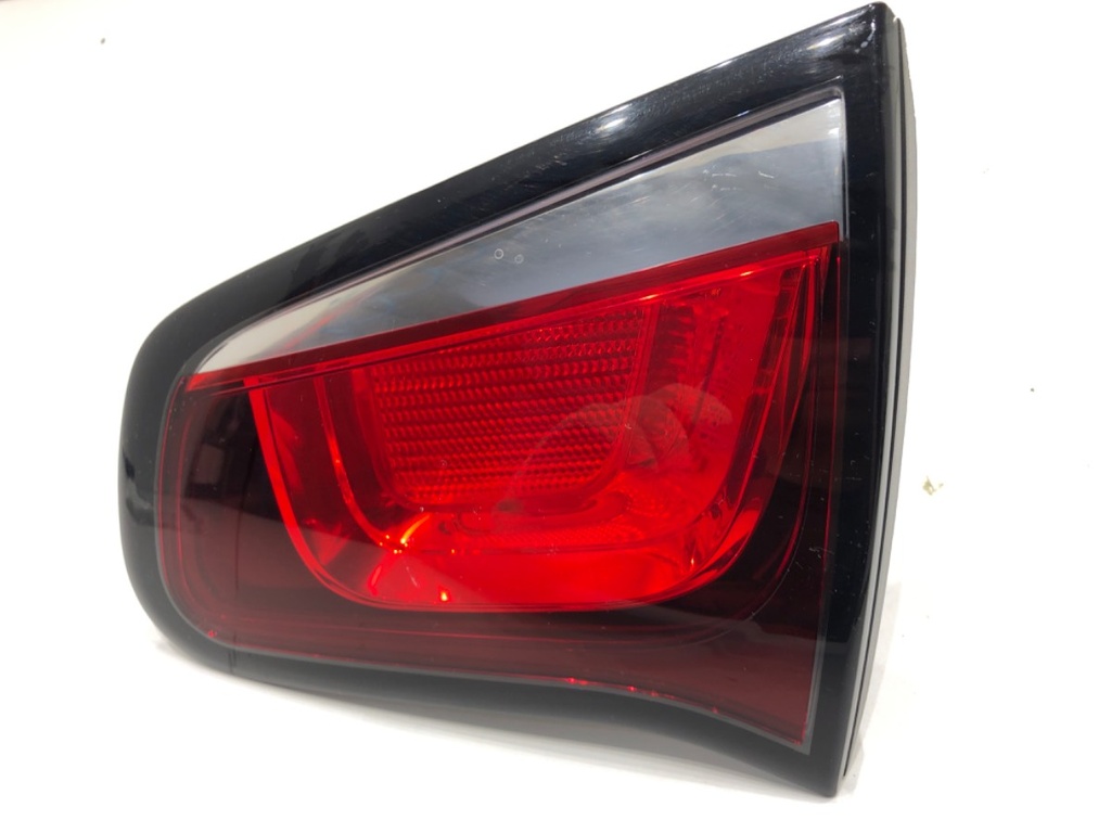 [STARK-908882] Piloto trasero derecho CITROEN C3 II (SC_) 2009-2022 1.2 THP 110 81 kW 9803934280