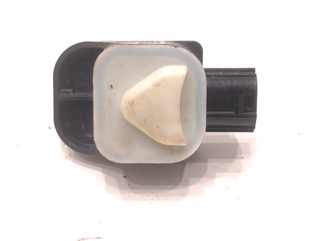[STARK-612574] Sensor de impacto Toyota Corolla liftback (_E21_) 1.8 Hybrid (ZWE211) 2018-2022