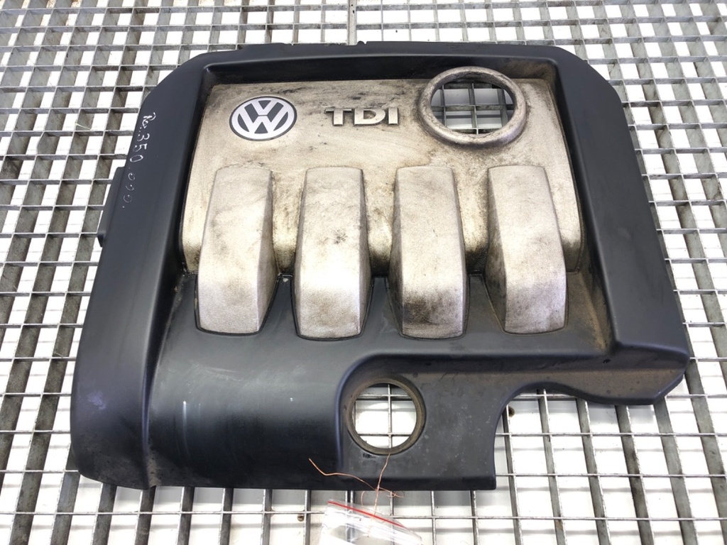 [STARK-635619] Cubierta de motor VW Passat B6 (3C2) 1.9 TDI 2005-2010