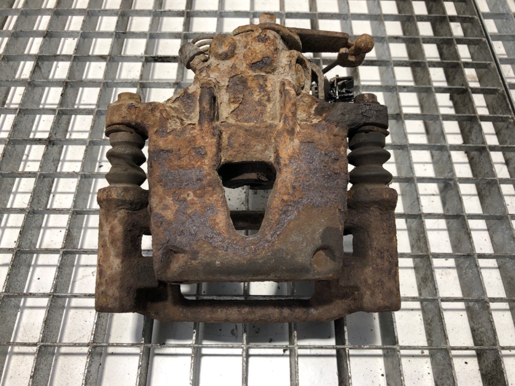 [STARK-668833] Pinza de freno trasera derecha NISSAN INTERSTAR Autobus (X70) 2002-2022