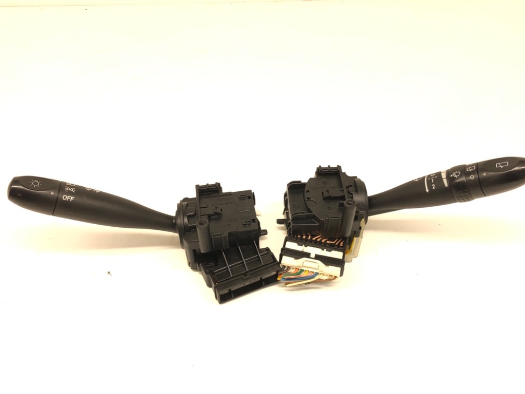 [STARK-681753] Combinación de interruptores KIA RIO II (JB) 1.4 16V 2005-2011