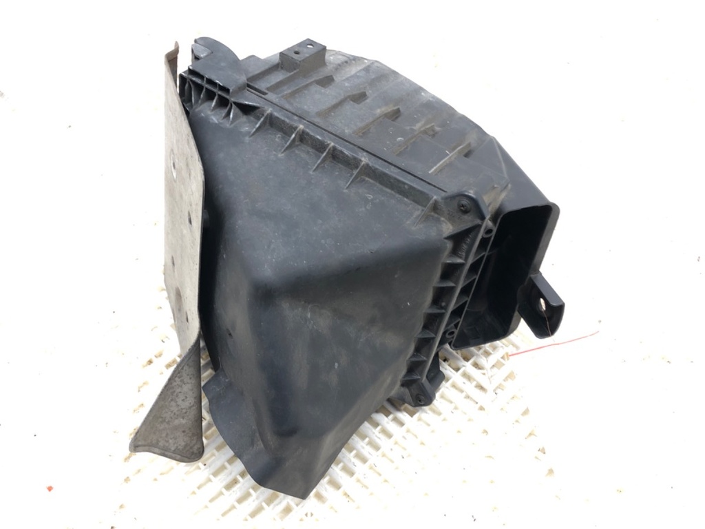 [STARK-691008] Caja de filtro de aire Audi A4 B6 Avant (8E5) 2.0 FSI 110 kW 2002-2004