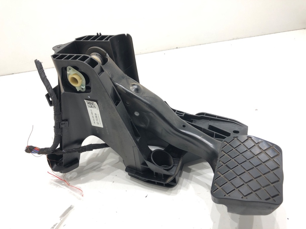 [STARK-703496] Pedales VW Golf VII (5G1, BQ1, BE1, BE2) 2012-2022