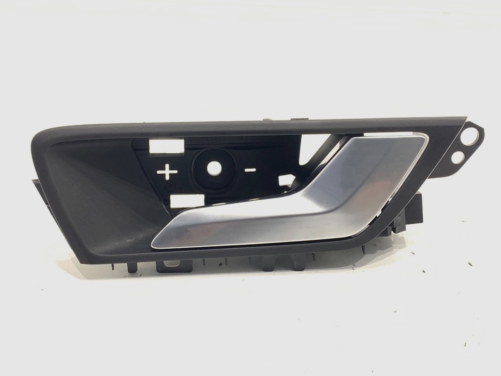 [STARK-704829] Tirador interior de puerta delantero derecho Ford Focus IV (HN) 2018-2022