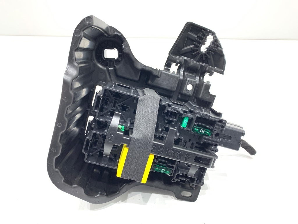 [STARK-710727] Caja de fusibles OPEL CORSA F 2019-2022 1.2 (68) 55 kW 75 CV gasolina