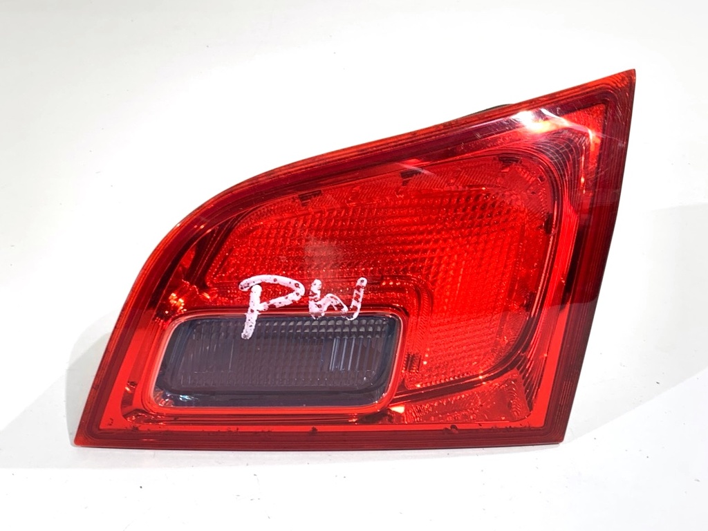 [STARK-867575] Piloto trasero derecho OPEL ASTRA J Sports Tourer (P10) 2010-2015