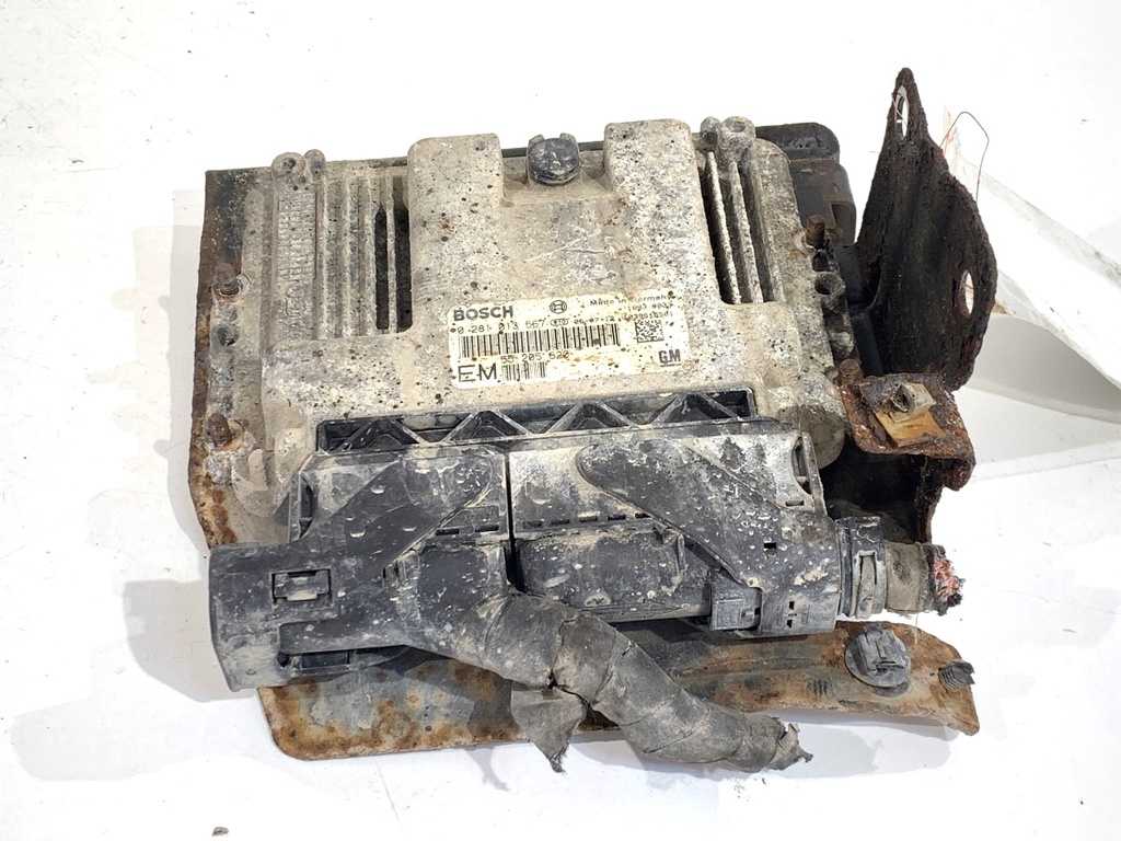 [STARK-857731] Centralita motor OPEL ASTRA H (A04) 1.9 CDTI 110 kW 0281013567