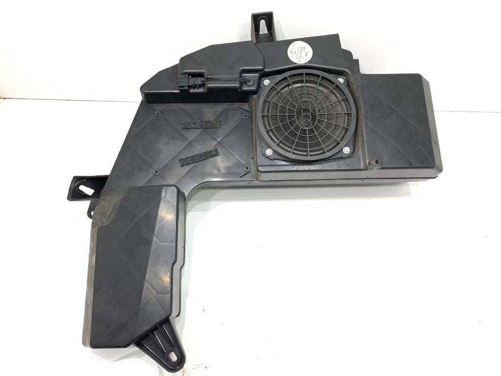 [STARK-712840] Subwoofer Audi A4 B7 Avant (8ED) 2.0 TDI 16V 2004-2008