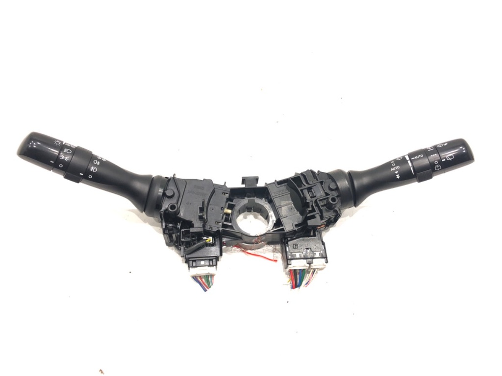 [STARK-660024] Combinado de luces TOYOTA AURIS (_E15_) 1.6 (ZRE151_) 2006-2012