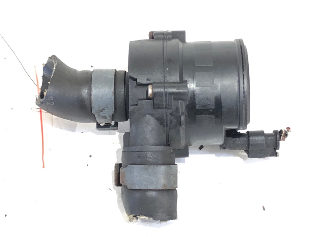 [STARK-755680] Bomba de agua adicional VW Golf VII Variant (BA5, BV5) 1.6 TDI 85 kW 2013-2022