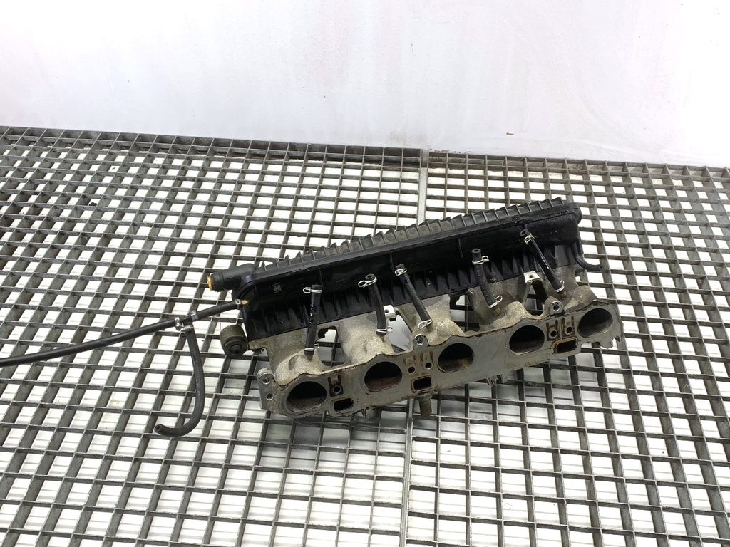 [STARK-837022] Colector de admisión Volvo V70 III 2.5 T 147 kW 2007-2009
