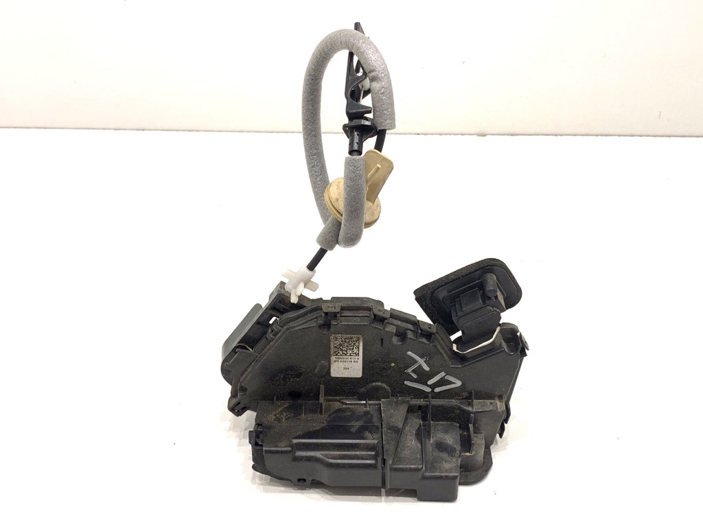 [STARK-907733] Cierre de puerta trasera izquierda VW Passat B8 (3G2, CB2) 2014-2022