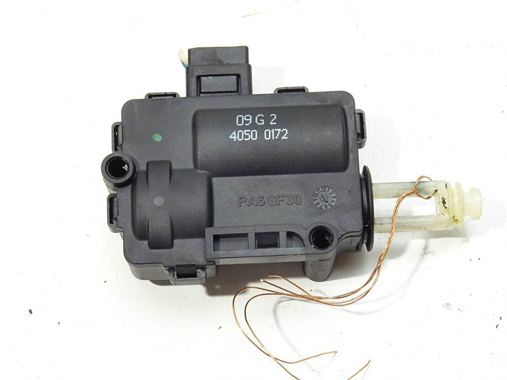 [STARK-341235] Actuador de cierre de portón SKODA SUPERB II Kombi (3T5) 2009-2015 3.6 V6 4x4