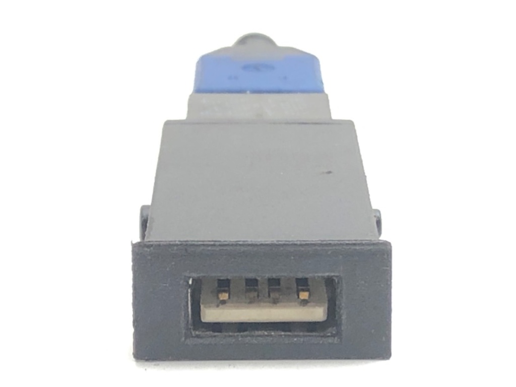 [STARK-510465] Puerto USB OPEL ASTRA J sedán 2012-2022