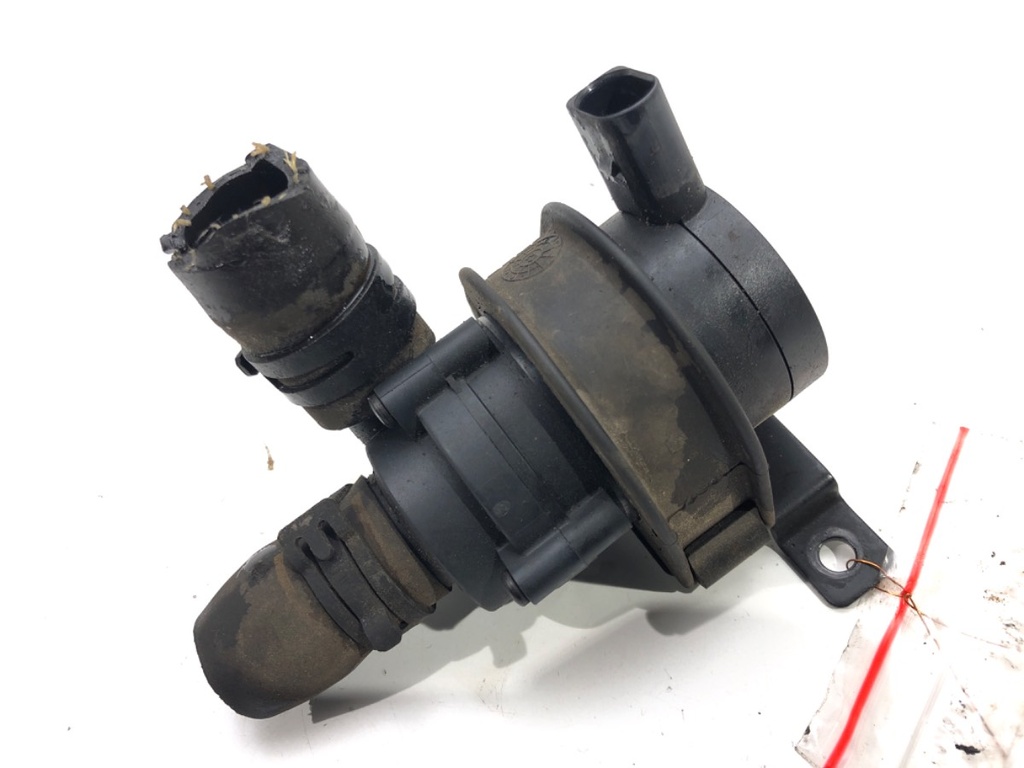 [STARK-551307] Bomba de agua adicional VW Golf VI Variant (AJ5) 1.2 TSI 77 kW 2009-2013