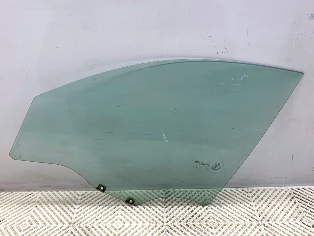 [STARK-841496] Ventana delantera izquierda Renault Arkana I (LCM) 2019-2022