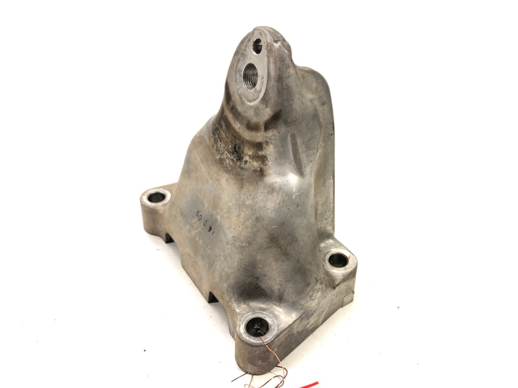 [STARK-522481] Soporte de motor Lexus GS (_L1_) 300h (AWL10_) 2013-2022