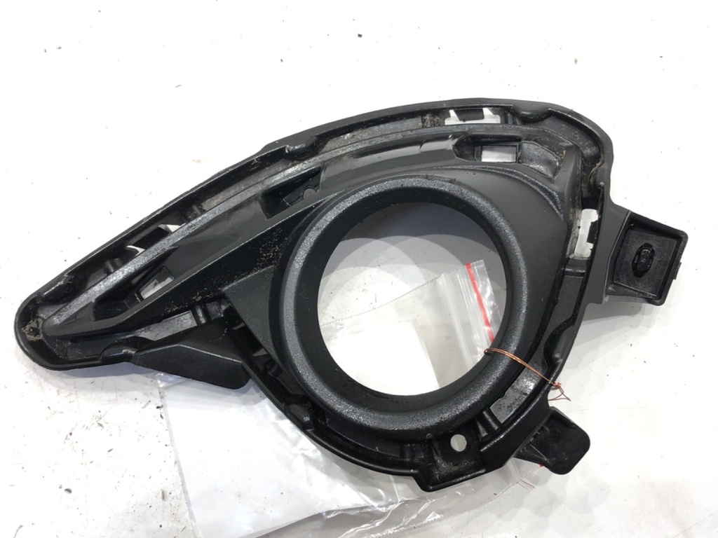 [STARK-593012] Rejilla frontal izquierda del parachoques Mazda 2 (DL, DJ) 2014-2022