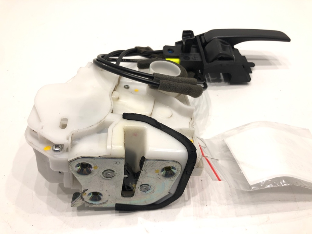 [STARK-607315] Cerradura de puerta delantera derecha Mitsubishi Mirage / Space Star VI liftback (A0_A) 2012-2022