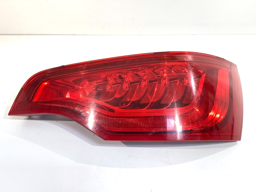 [STARK-911436] Piloto trasero derecho AUDI Q7 (4LB) 2006-2016