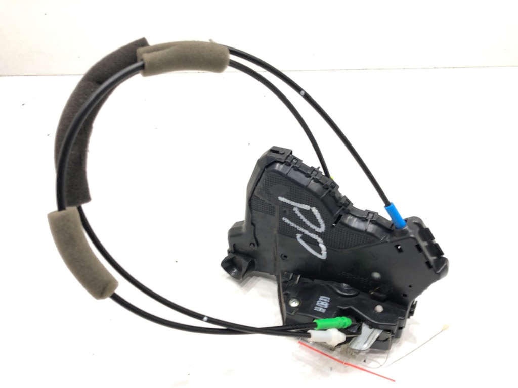 [STARK-643737] Cerradura de puerta delantera derecha Toyota Avensis sedán (_T27_) 2008-2018